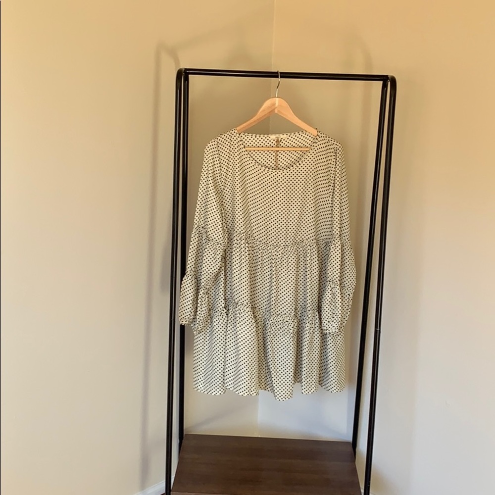White and black Long sleeve polka dot shift dress